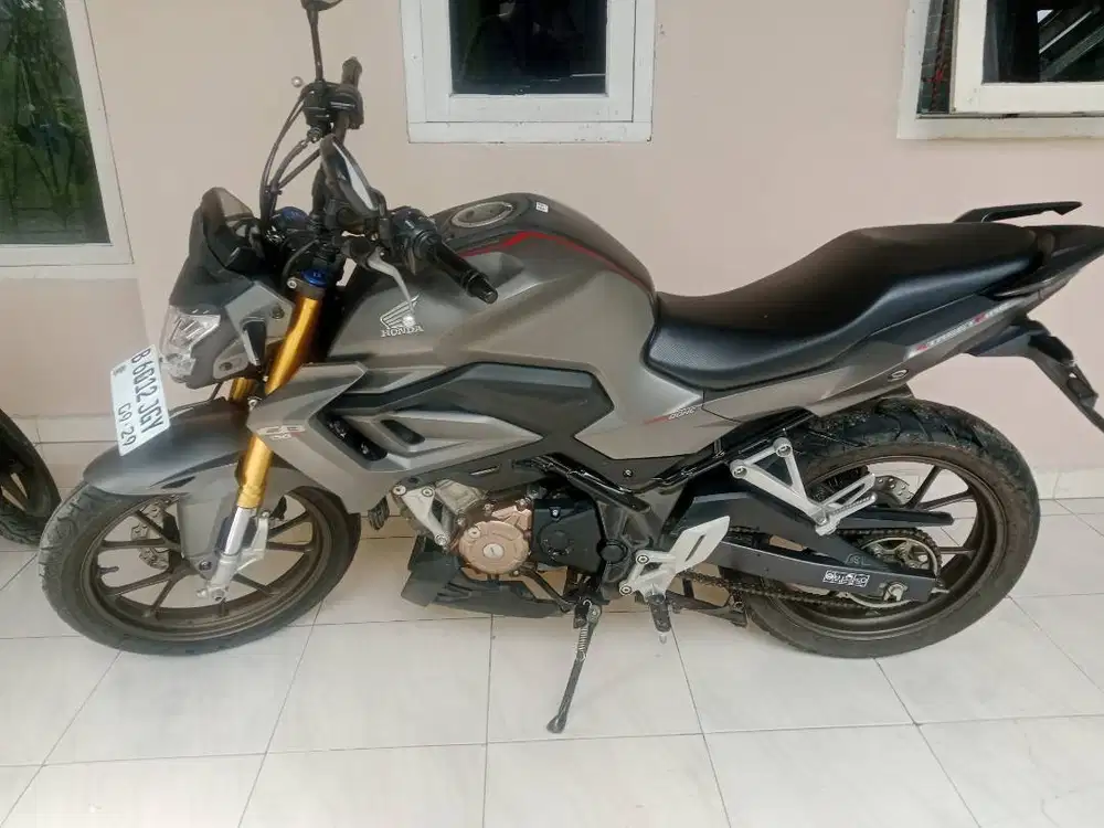 Dijual CB150R tangan pertama, kilometer rendah
