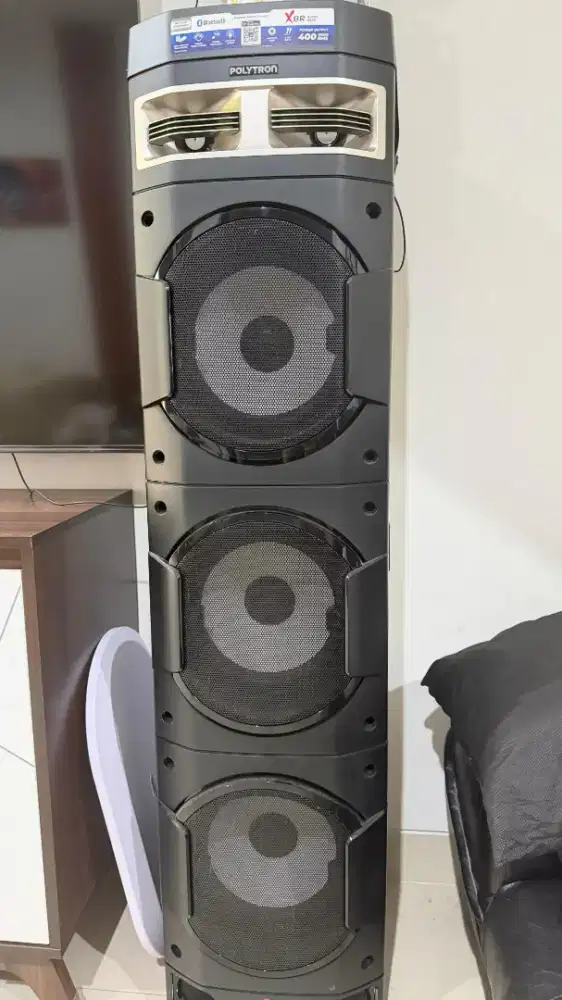 1 set tv 75 inch, speaker politron ,meja tv