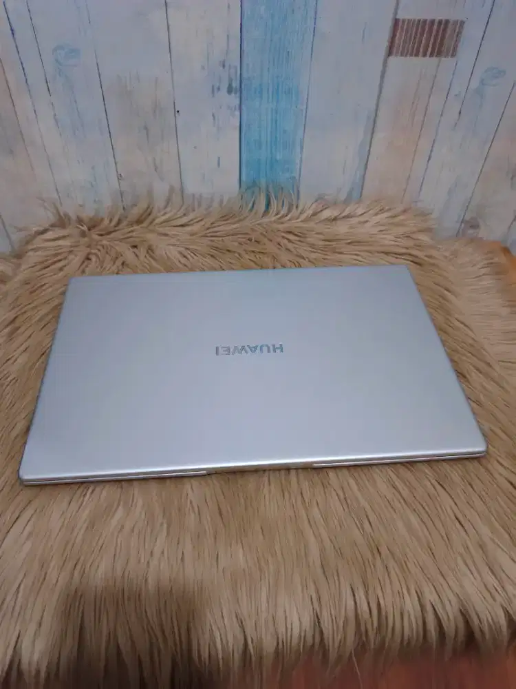 Laptop Huawei BOHB-WAX9 Core i3 Gen 10 Ram 8 SSD 256