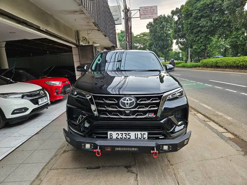 Toyota Fortuner 2.8 GR Sport Diesel  4x2 Tahun 2023 Hitam AT