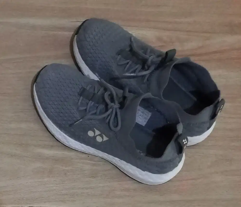 SEPATU RUNNING YONEX TRURUN 8006 VERONA