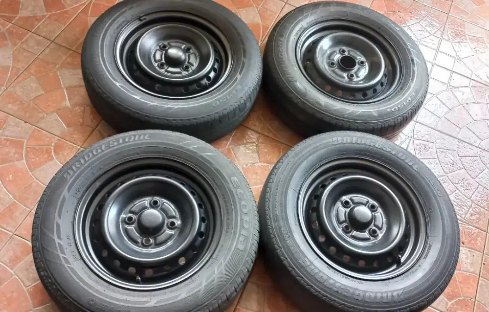 Velg + Ban  R14 ex Avanza