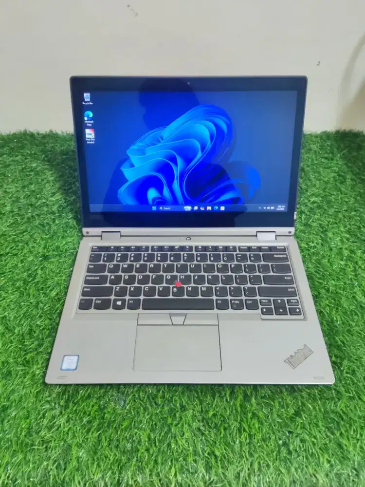 Thinkpad l390 yoga 
Proc i5 gen 8