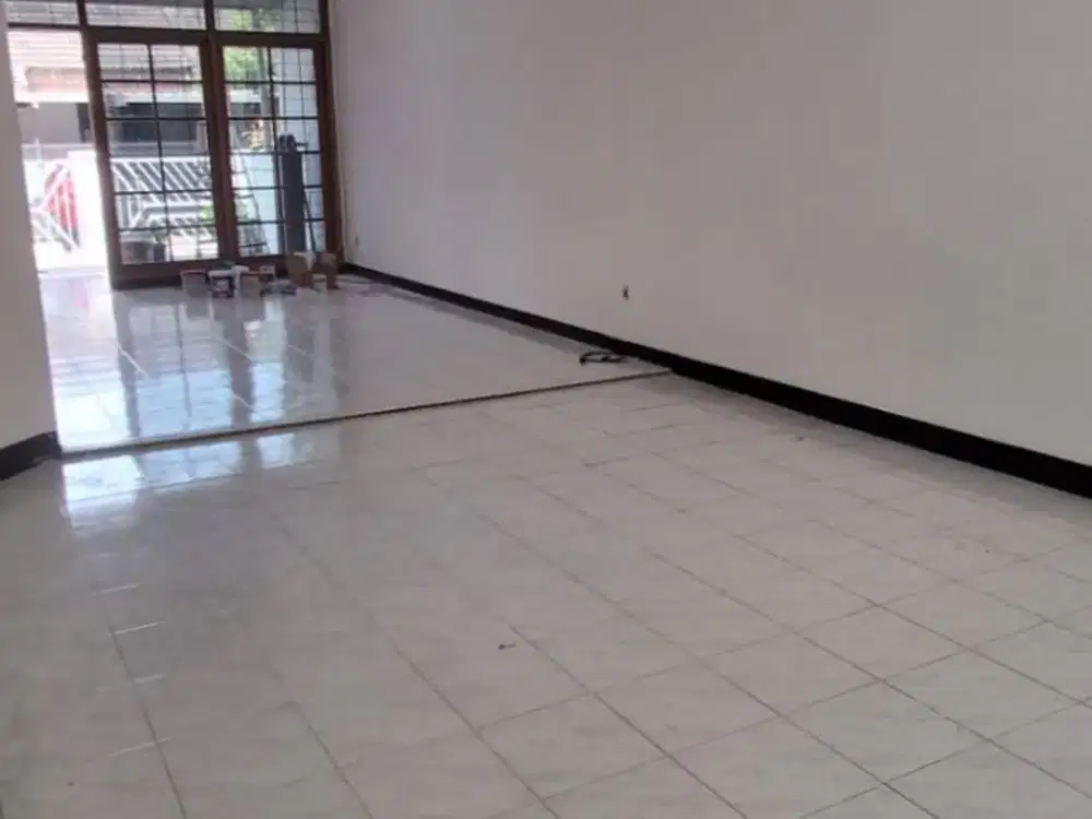 RUMAH 1,5 lantai siap huni Kembar Bandung