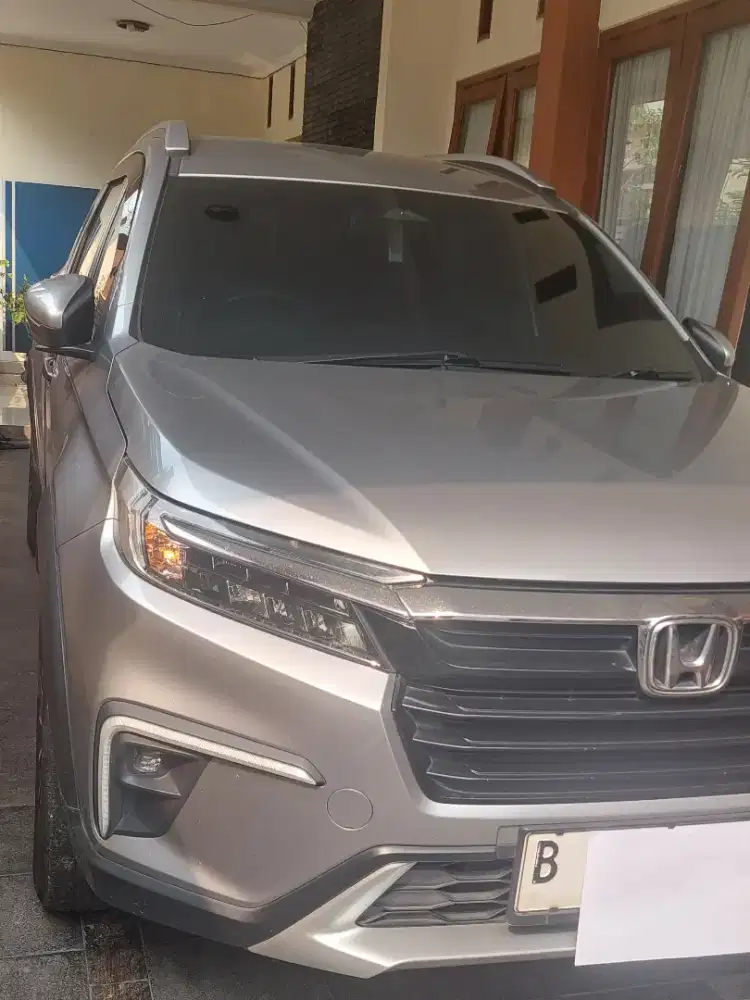 DI JUAL MOBIL PRIBADI