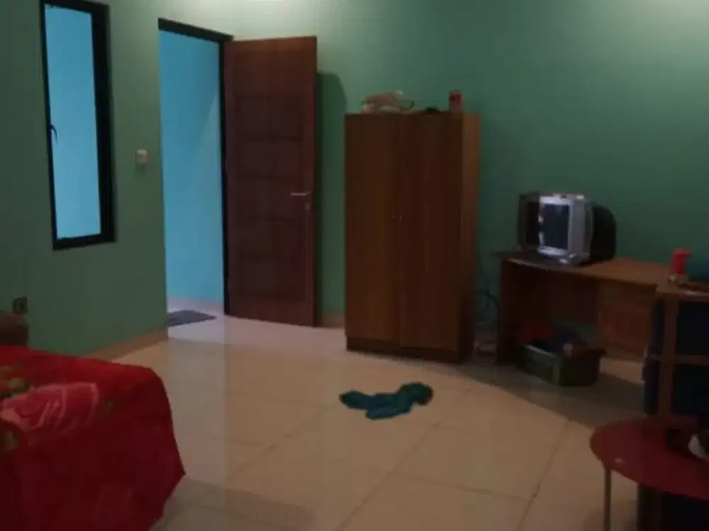 Dijual rumah di Bolevard Hijau   Lt. 96 Lb. 2 lantai Kt. 3 Km. 2 Air pam Listrik 2200 SHM   Harga 900 juta - Yen (ra)