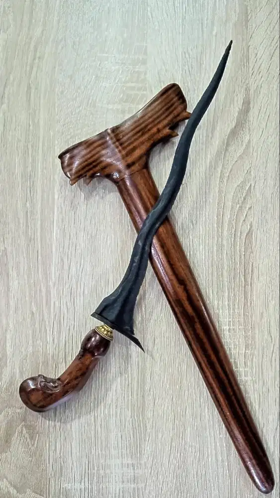 Keris sepuh Pulanggeni pamor keleng Tangguh Majapahit keris sepuh utuh