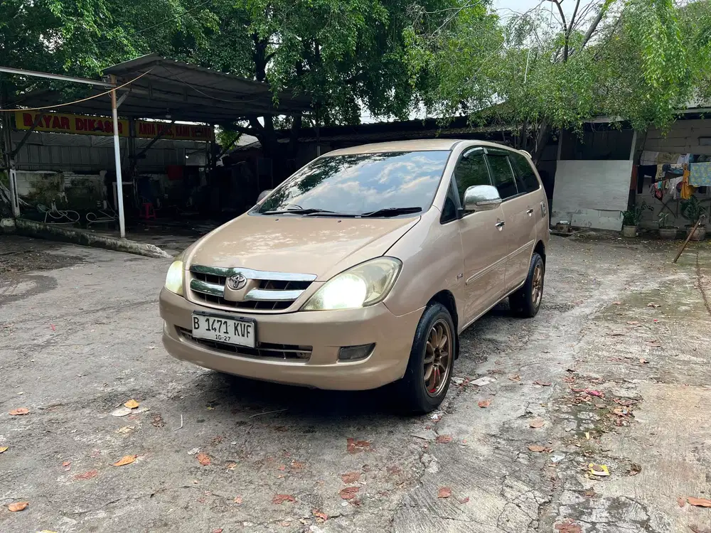 Toyota Kijang Innova 2005 Bensin