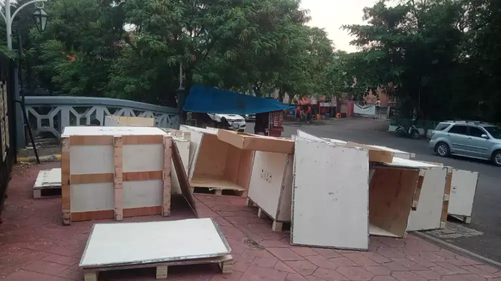 KAYU TRIPLEK PETI KEMAS
