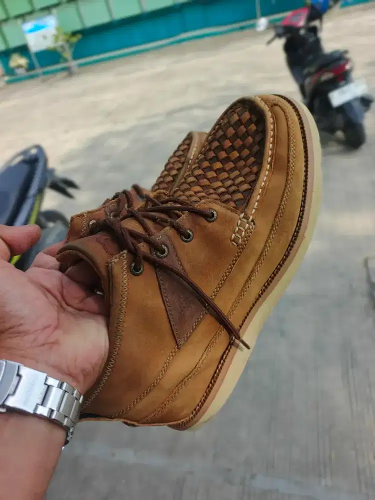 Sepatu Boots Twisted Kulit