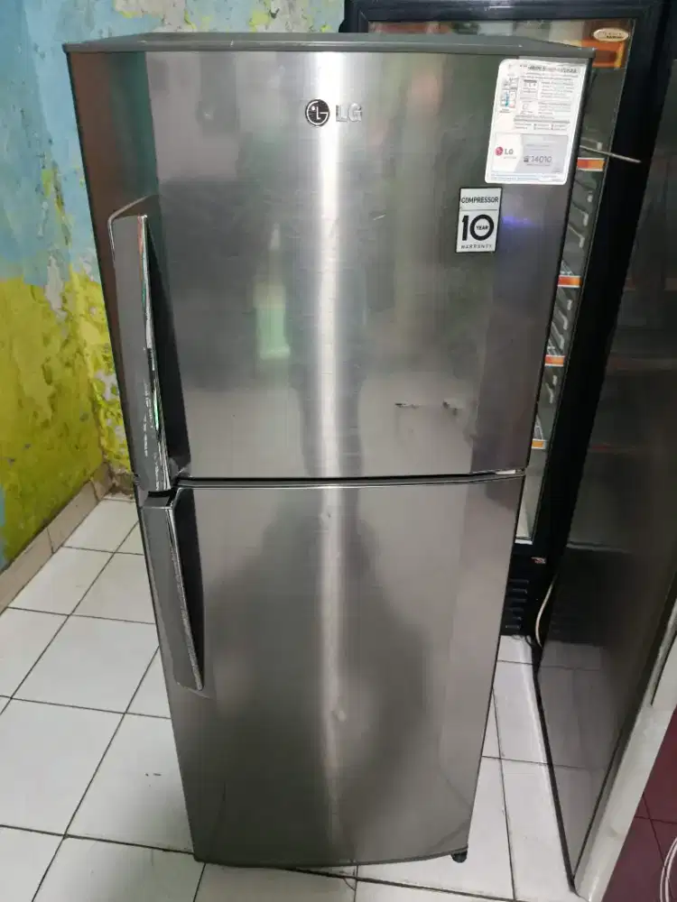 Kulkas 2 pintu merek LG