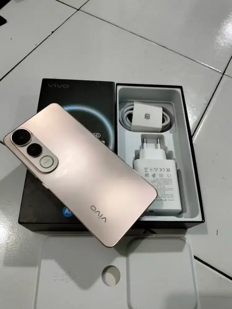 vivo V50 Lite 5G 12/512