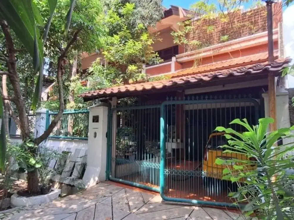 Dijual Cepat Rumah Asri Siap Huni Interior Luas + Kolam Renang, Simo Gunung Barat – Surabaya Barat