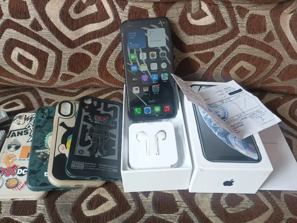 iPhone XR 64 Fullset Whitespot Murah Pamulang
