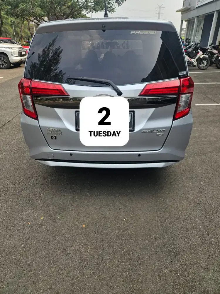 Dijual Mobil Calya Silver th 2021