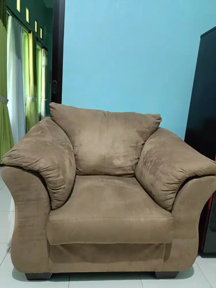 Kursi Ashley Informa 1 seater