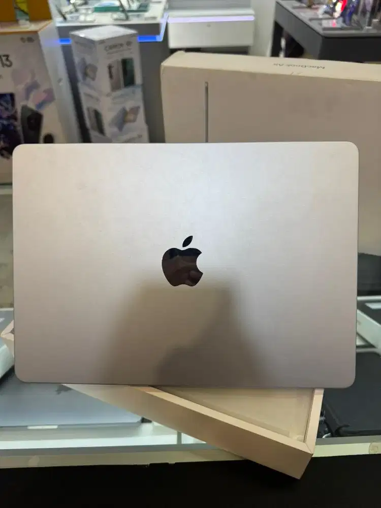 Macbook Air M4 13inch 16/256 Sky Blue Garansi iBox 10/05/27 BH 100%