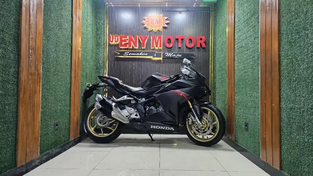 UD ENY MOTOR - Honda CBR 250 thn 2017 fresh