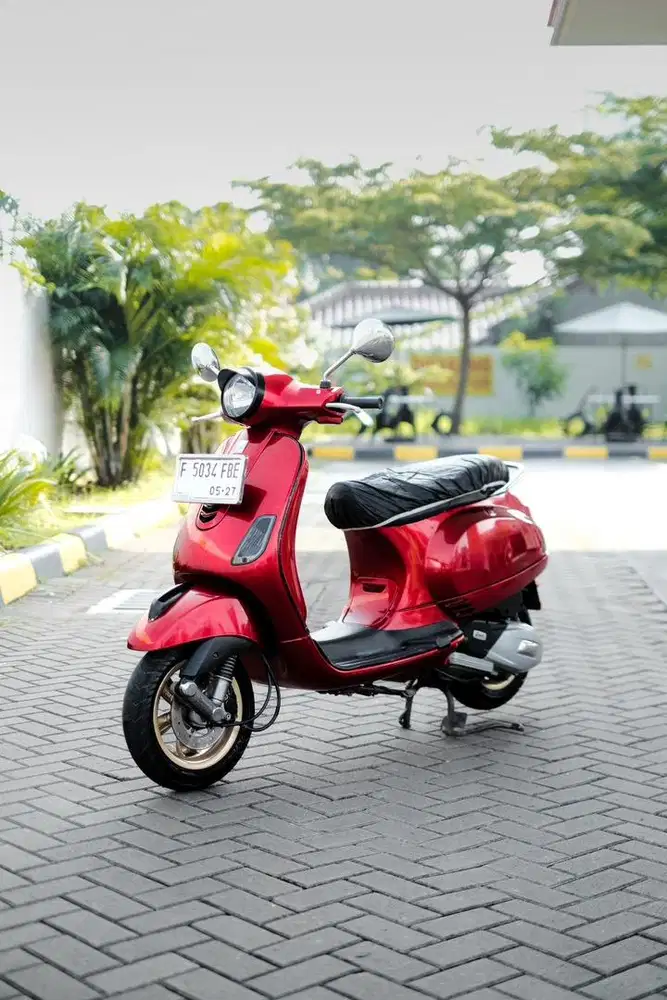 VESPA LX 125 IGET TAHUN 2017