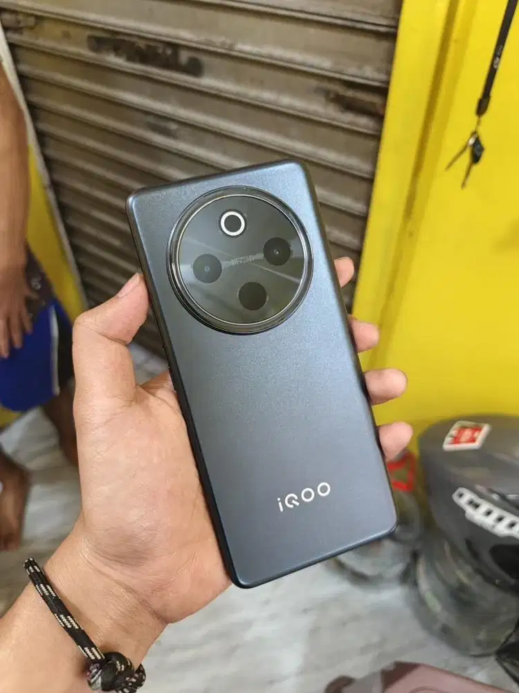 Iqoo z10 5G 8/128