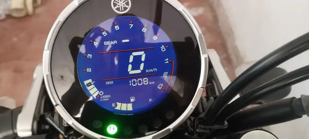 Yamaha XSR 155 SILVER pemakain langsung