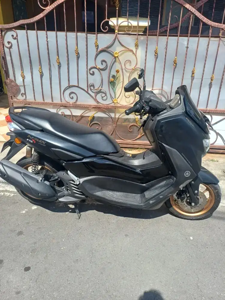 Nmax Hitam istimewa