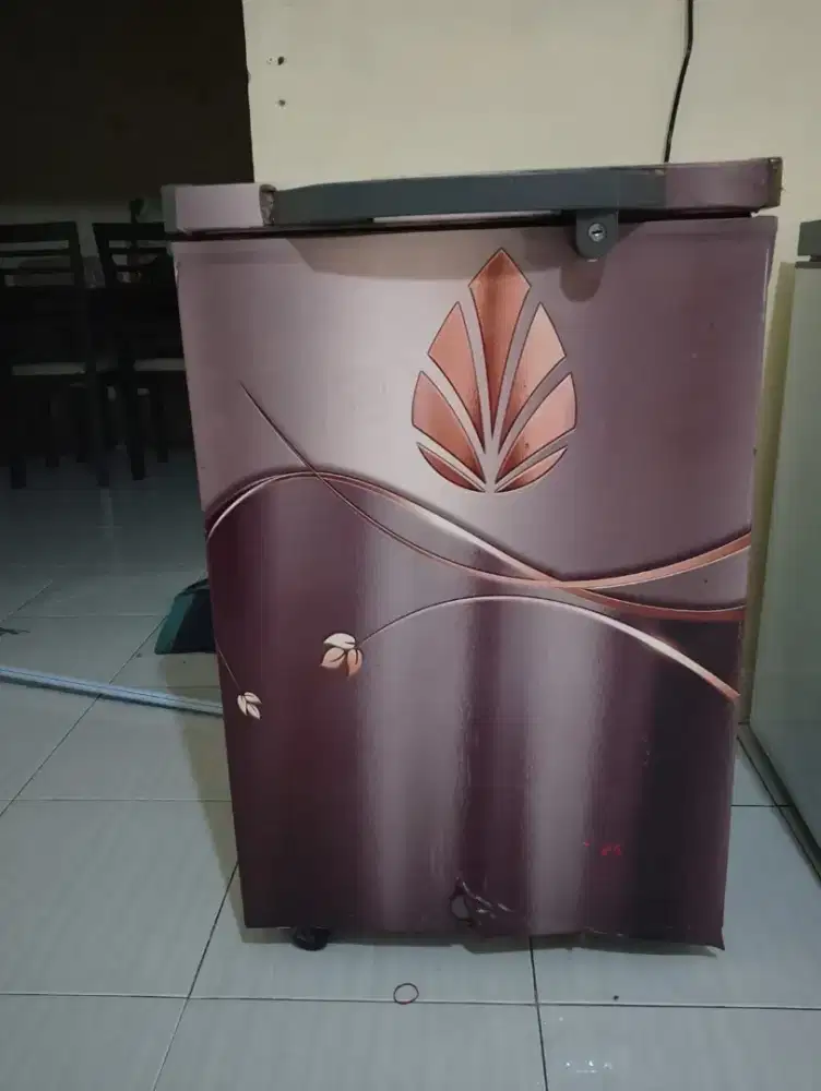 Dijual Freezer 100L GEA model AB-106-R