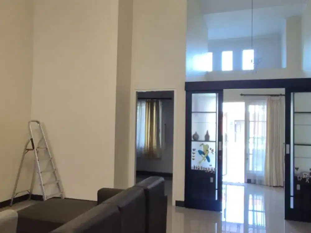Sewa Mantap! Rumah Rapi Siap Huni Di Kawasan Kota Baru Parahyangan, Bandung