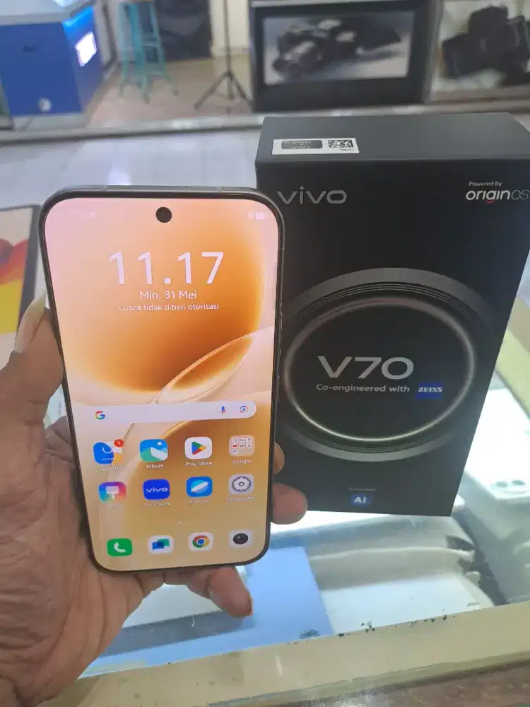 Vivo V70 5G 12/256gb