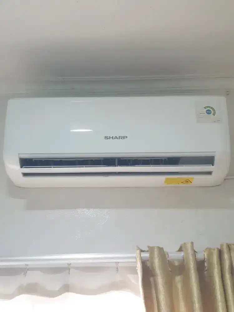 AC Sharp ½ PK kondisi TOP