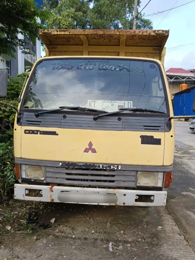 DIJUAL DUMP TRUCK 2005
