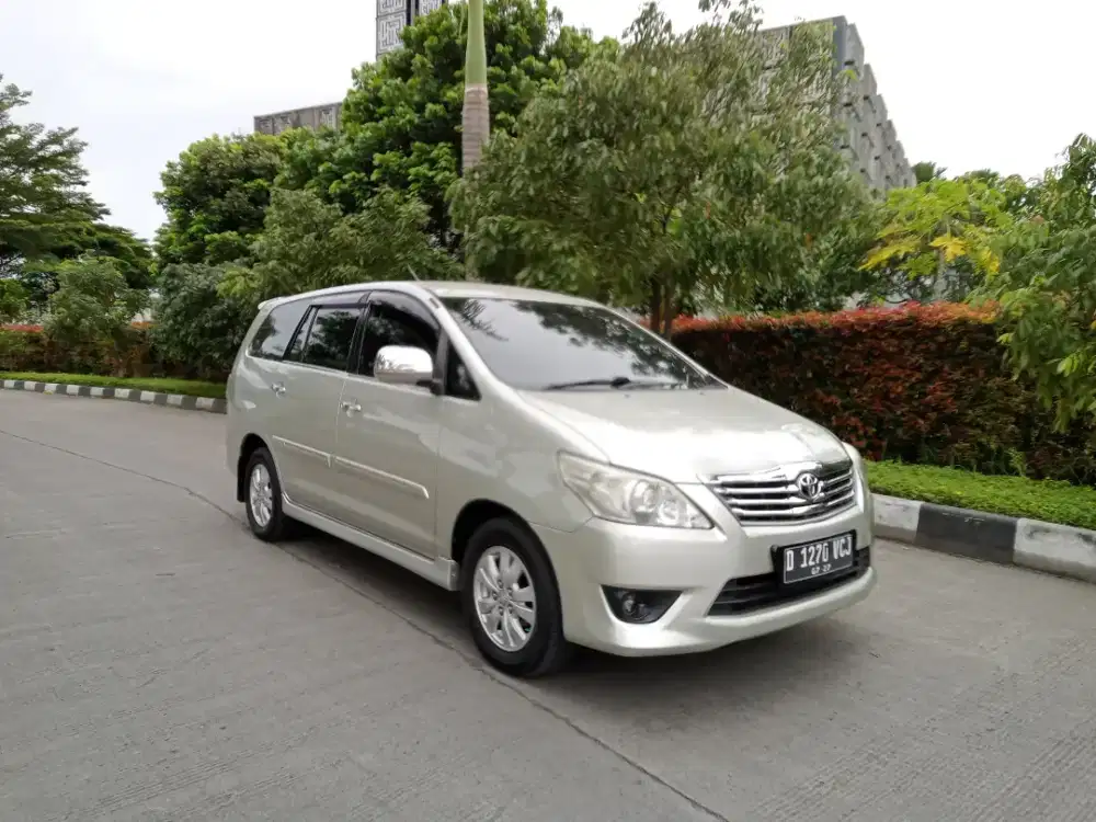 Dp 5 jt Innova G 2,4 Diesel Matic 2013