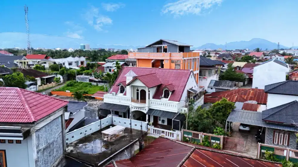 Dijual 1 unit Rumah 2 LT +perabot, 8 KT, 7 KM, RT, RM, Bagus&Strategis