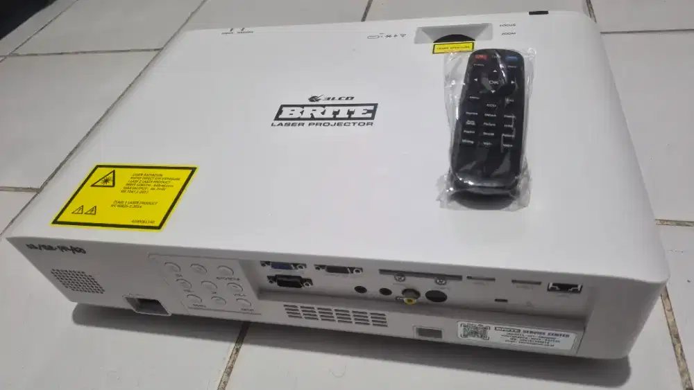 LCD LASER PROJECTOR BRITE 5000 LUMENS