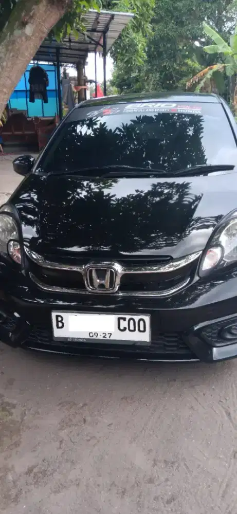 Mobil Honda brio MT 1.2 E Satya
