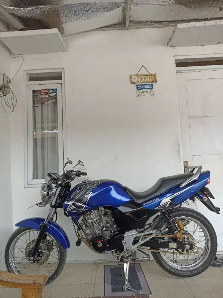 Tiger 2005 Biru