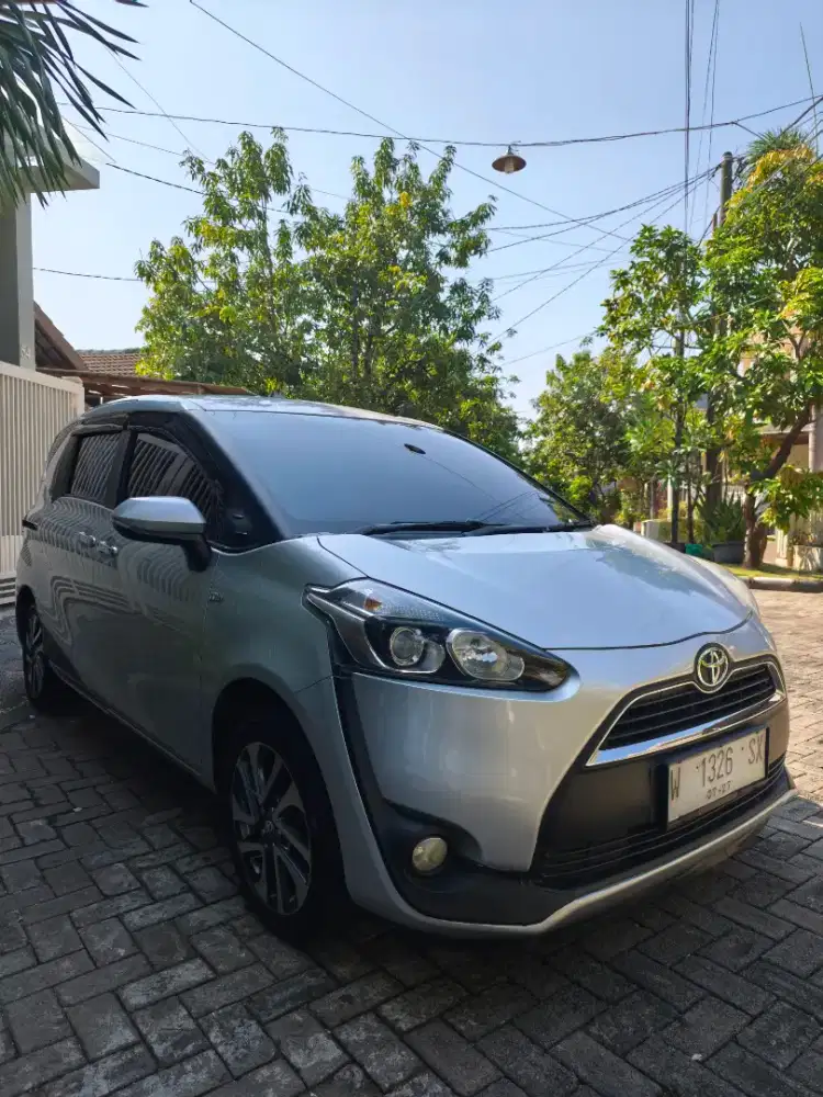 toyota sienta 2017 v matic
