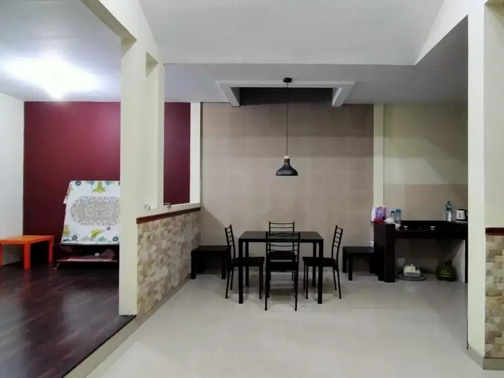 Semi Furnish! Disewakan Rumah Rapi Dan Terawat Di Kota Baru Parahyangan, Bandung