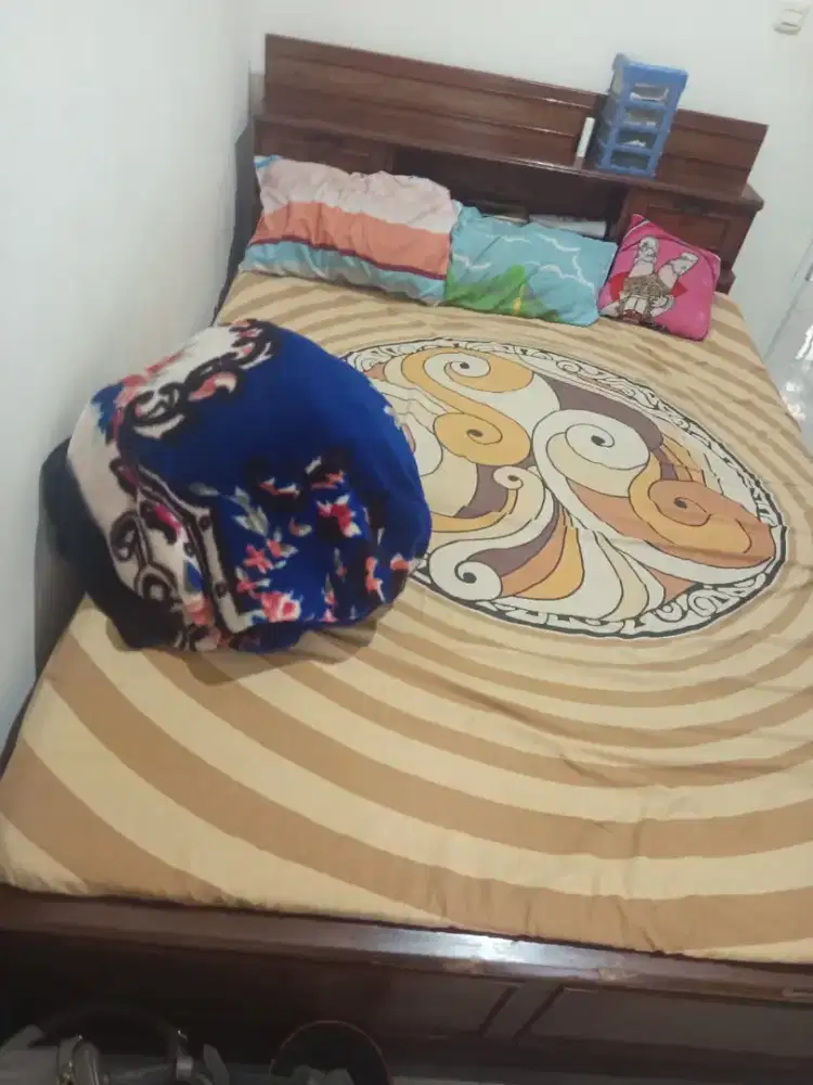 tempat tidur jati ukuran 140x200 cm