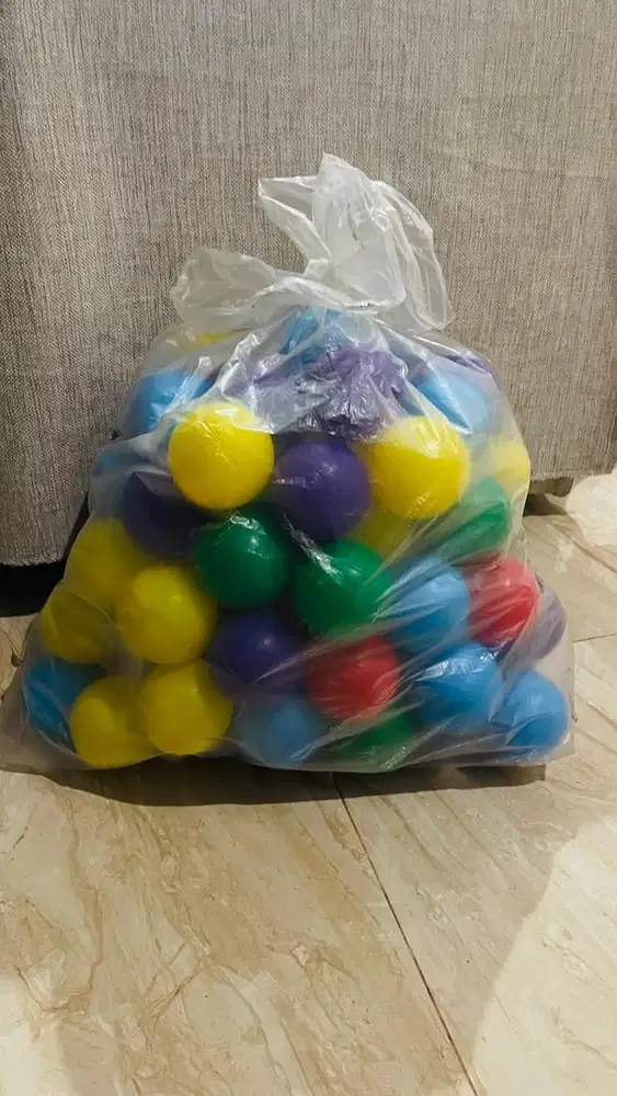 FREE mainan bola plastika anak
