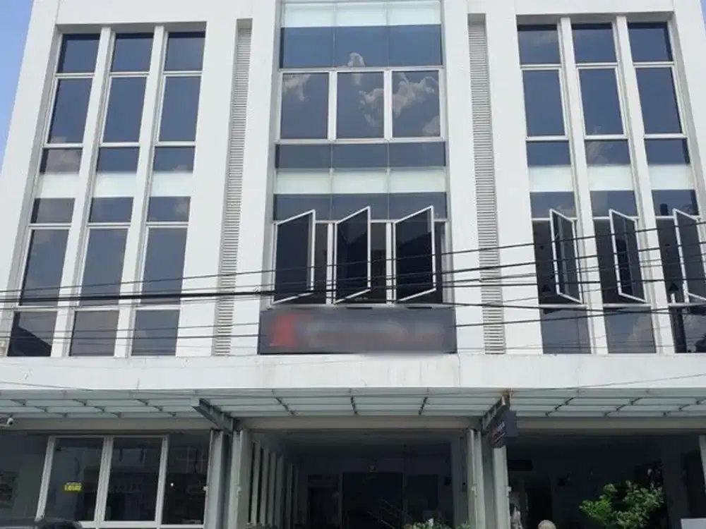 Disewakan Gedung 4 Lantai Strategis Jln Pakuningratan Siap Pakai untuk Kantor, Klinik, atau Bisnis Premium Anda.