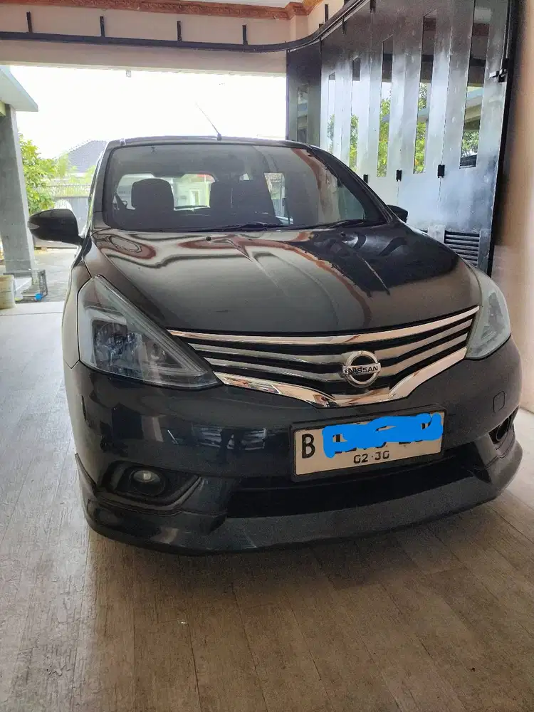 Nissan Grand Livina Highway Star AT 2014 Biru Metalik | Pribadi