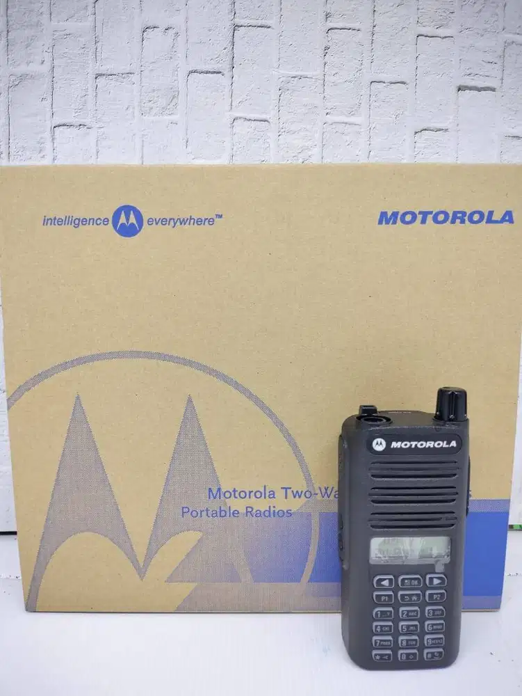 HT Motorola XIR C2660 VHF/UHF