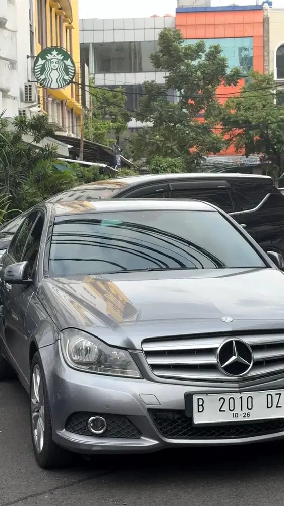Mercedes-Benz C200 2011 Bensin