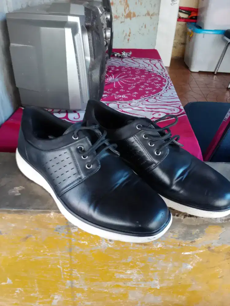 Sepatu casual fladeo SZ 43