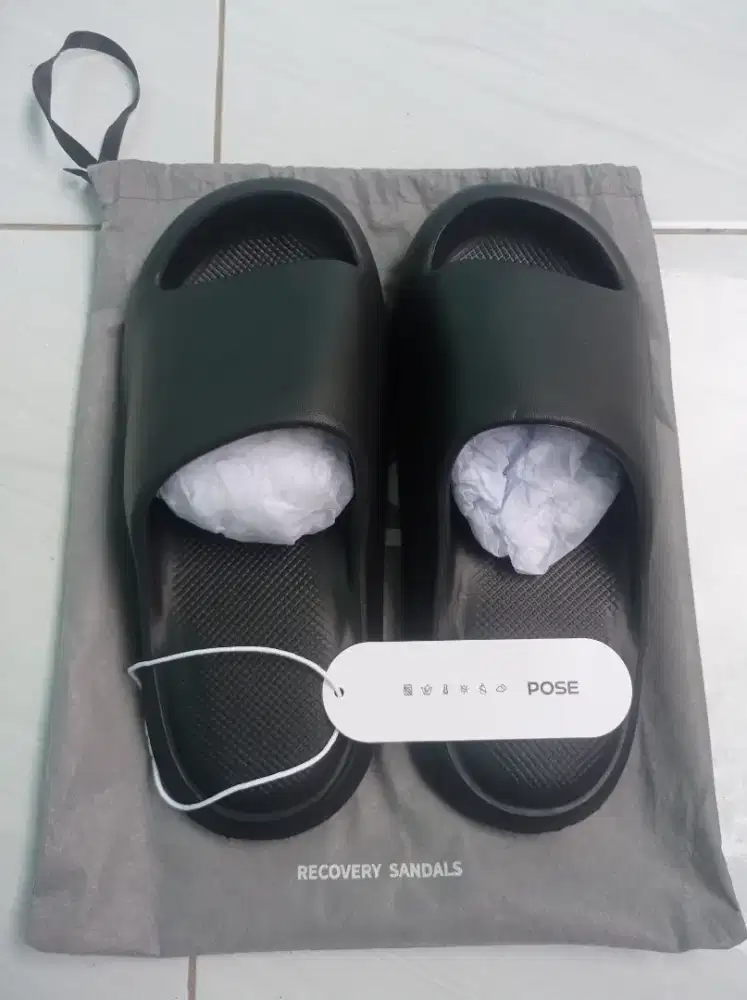 Sandal pose original