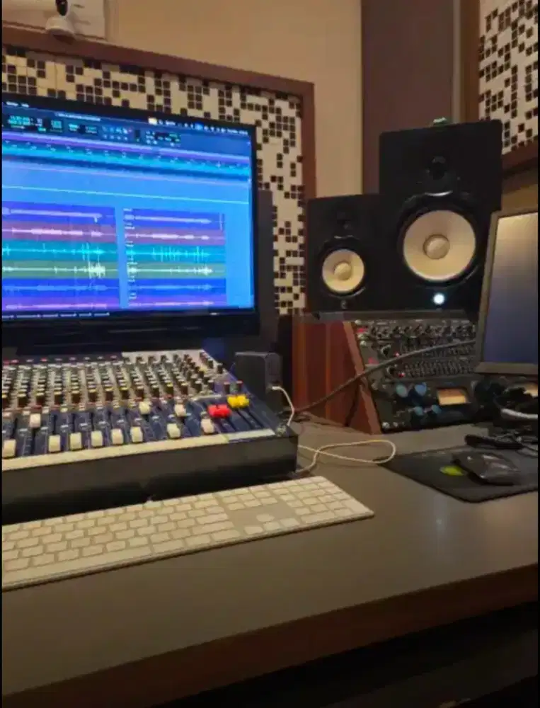 Crew-Driver Studio Music & Rental Sound System