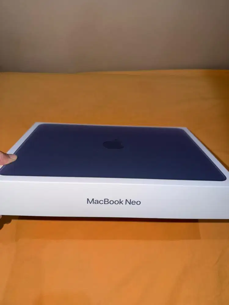 BNIB MACBOOK NEO INDIGO COLOR