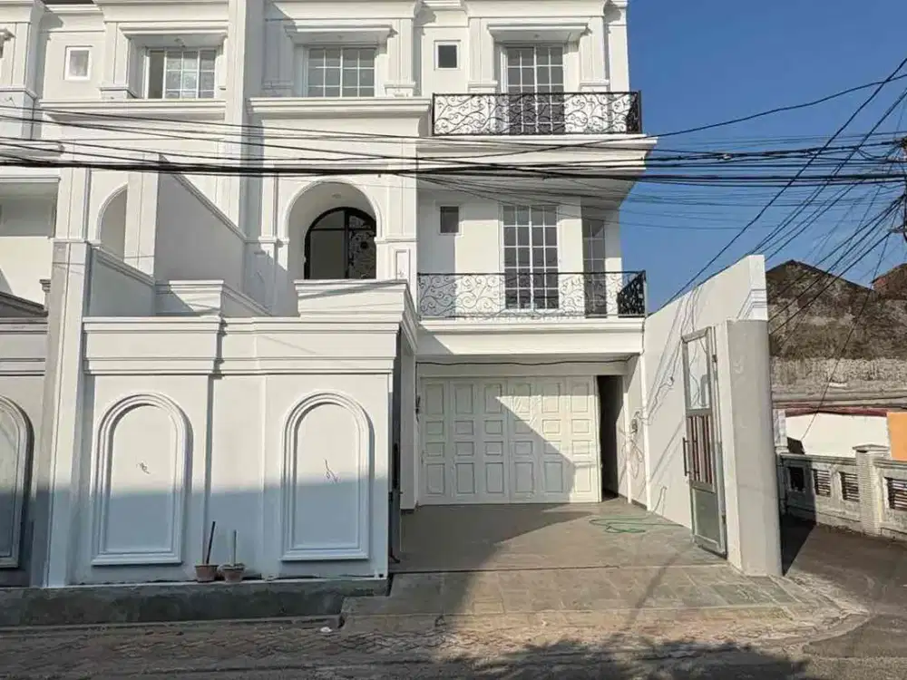 FOR SALE BRAND NEW HOUSE DI TEBET DESAIN MODERN CLASSIC DENGAN LIFT DAN KOLAM RENANG