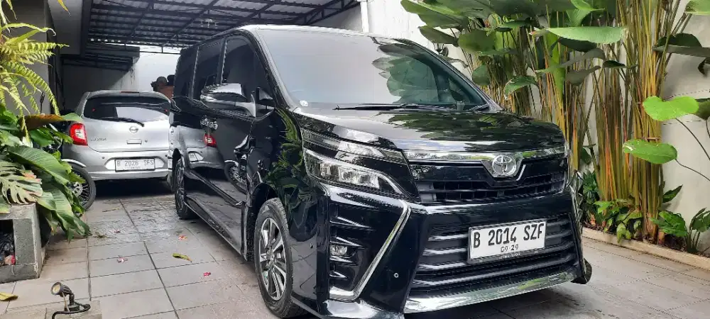Toyota Voxy 2.0 Matik 2017